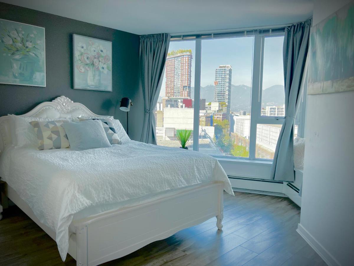 Downtown 4Bd 2Ba View Skytrain 2 Free Parking Apartment Vancouver Exterior photo
