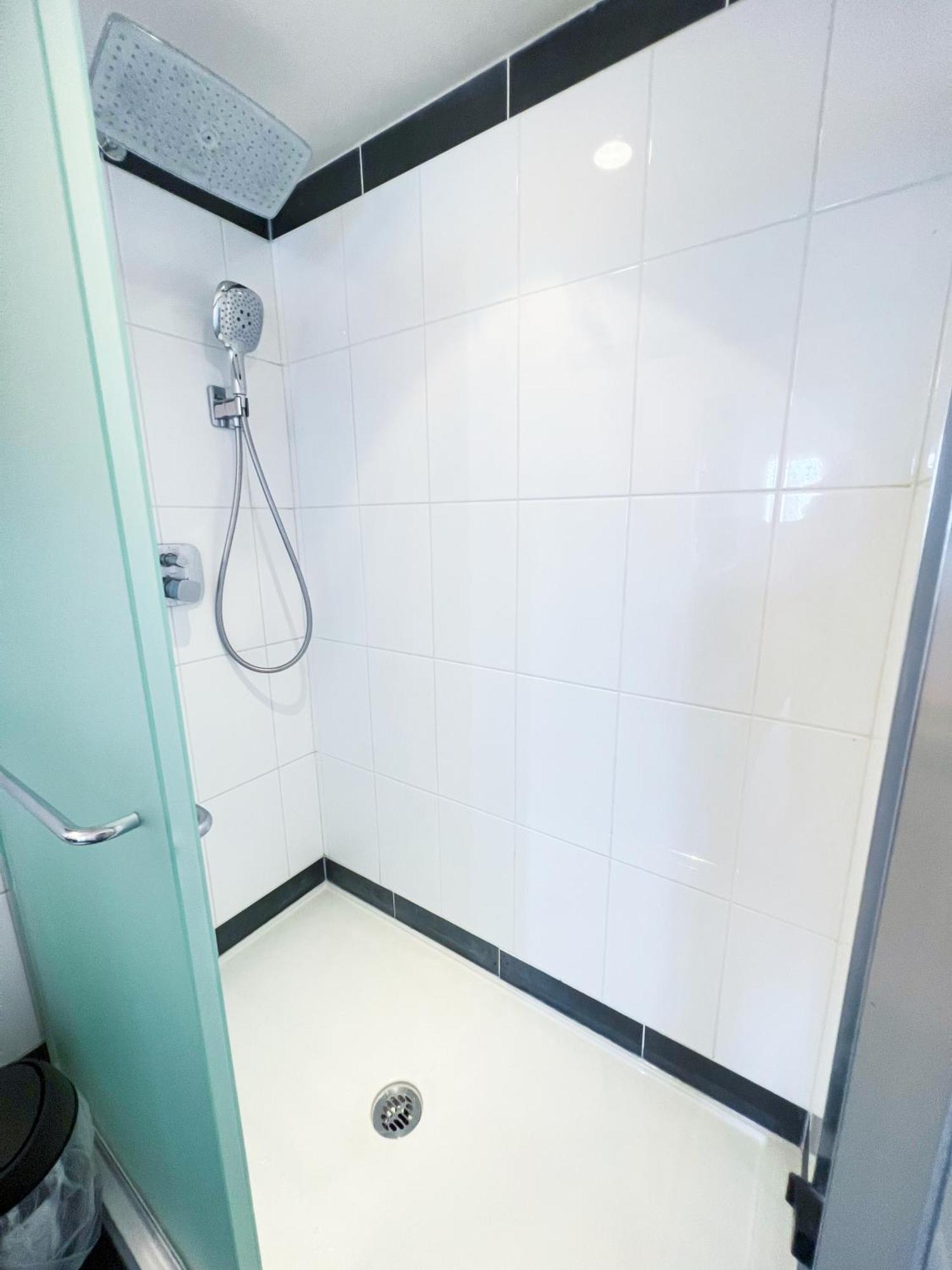 Downtown 4Bd 2Ba View Skytrain 2 Free Parking Apartment Vancouver Exterior photo